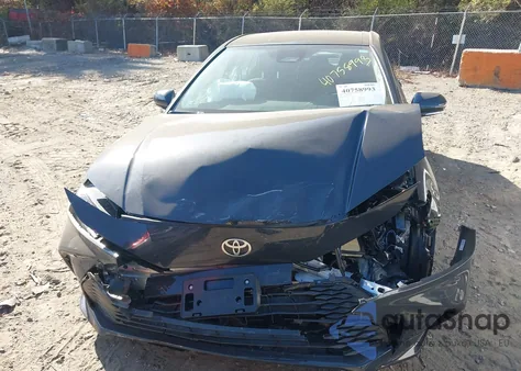 2025 Toyota Camry Le z USA, uszkodzony, nr VIN 4T1DAACK5SU028045